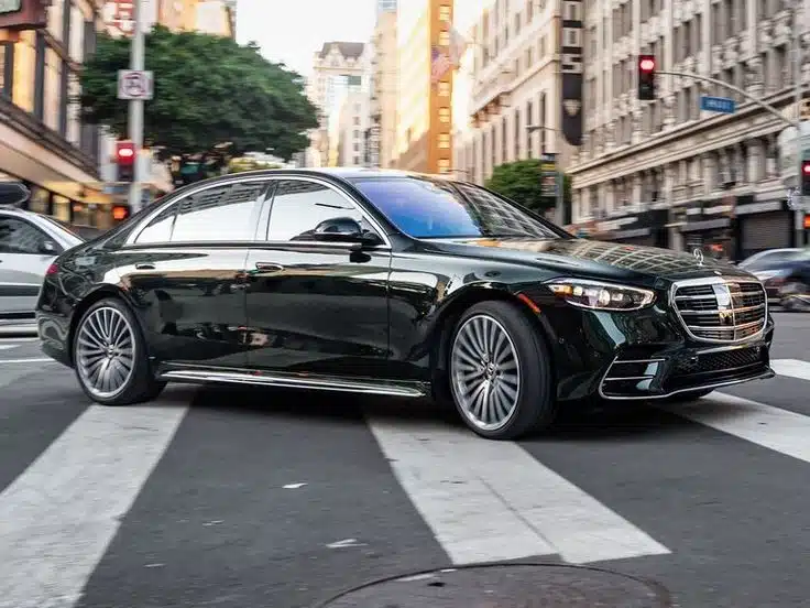 an image of a black Mercedes-Benz S-Class, one of the safest luxury cars in the world
