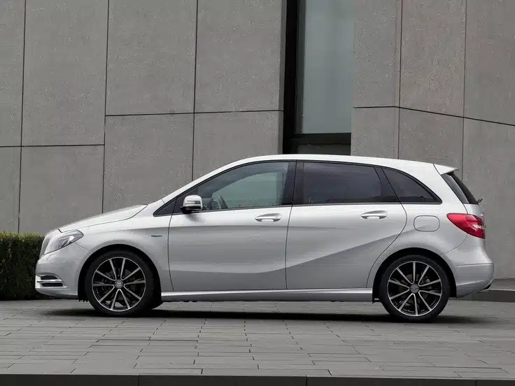 an image of a white B-Class Hatchback