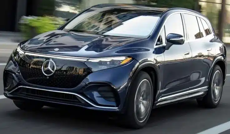 an image of a black Mercedes-Benz-Hatchback