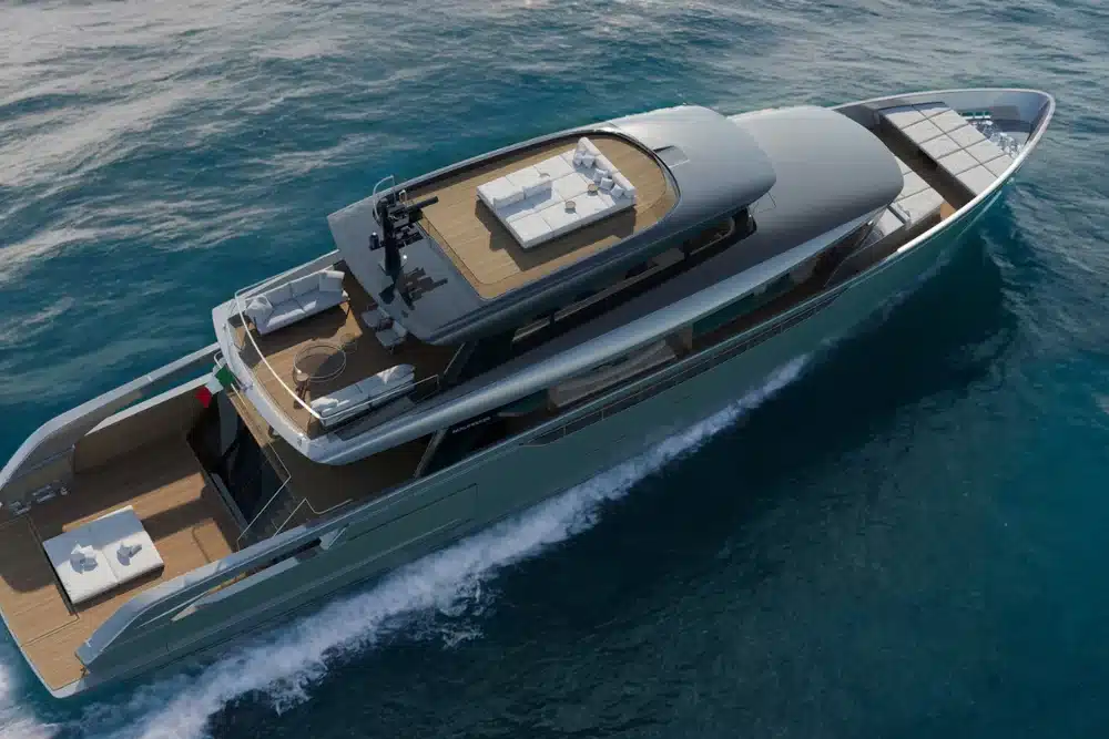 Sanlorenzo SX120 beach-club deck