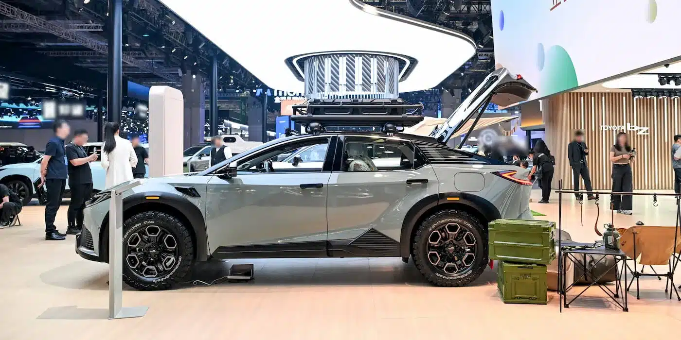 solid state batteries electric luxury cars 2027