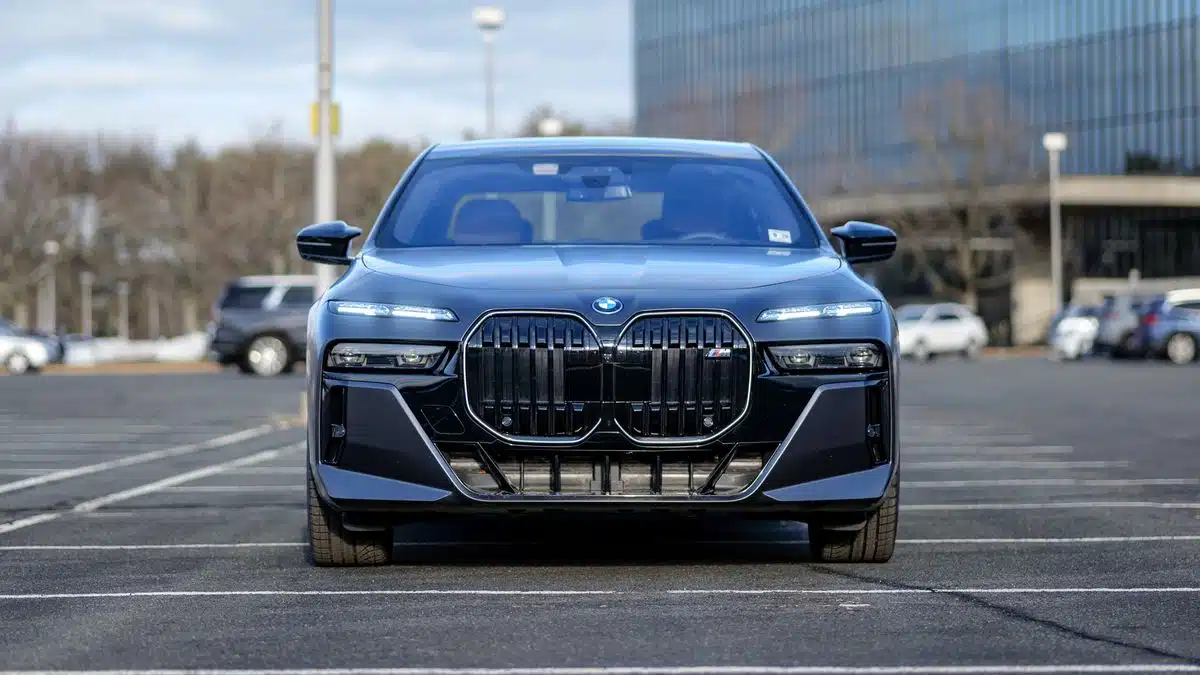 bmw i7 m70 review