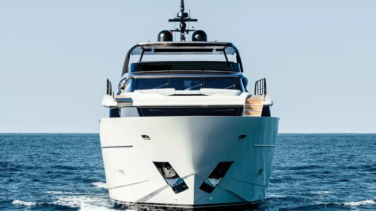 Sanlorenzo SL102 2026 Review: Ultimate Weekend Yacht?