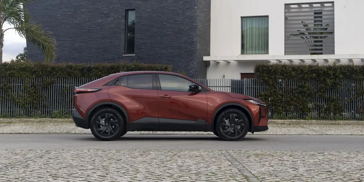 longest range ev 2026