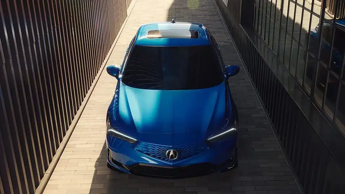 is acura a luxury car