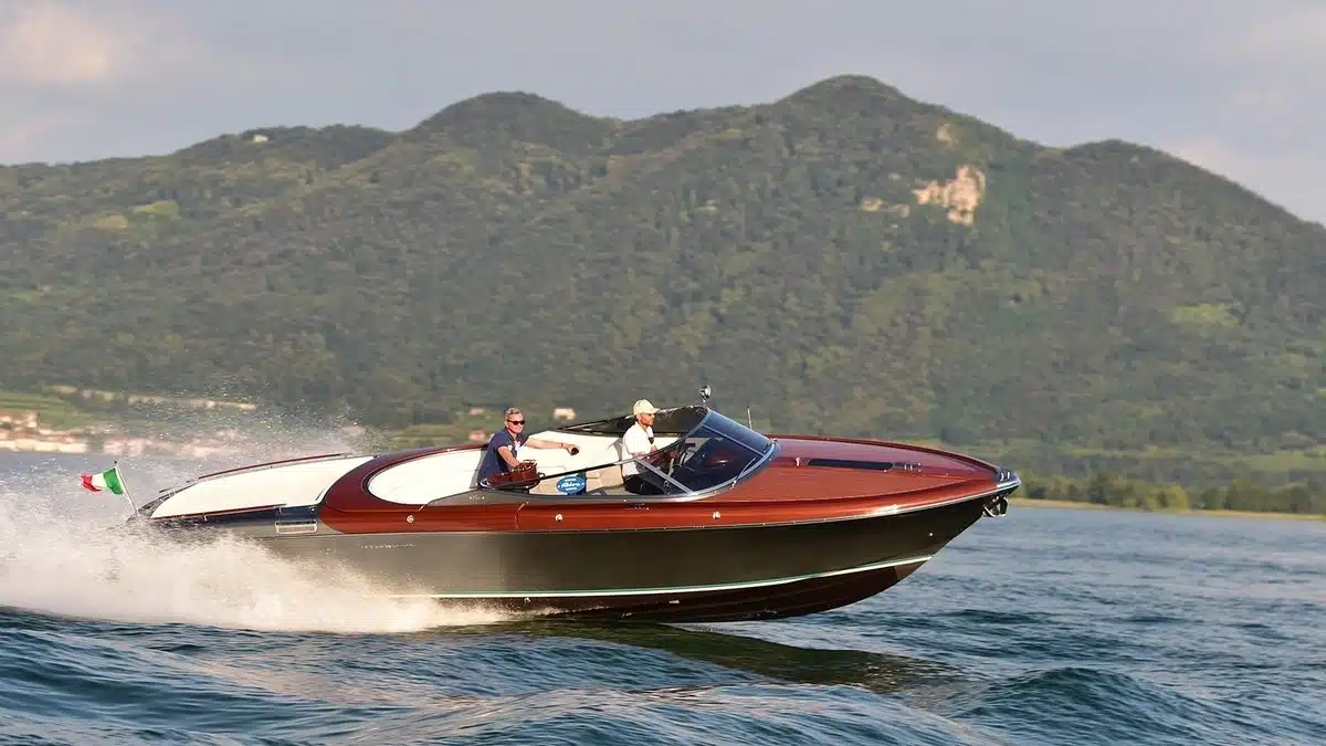 speed boat