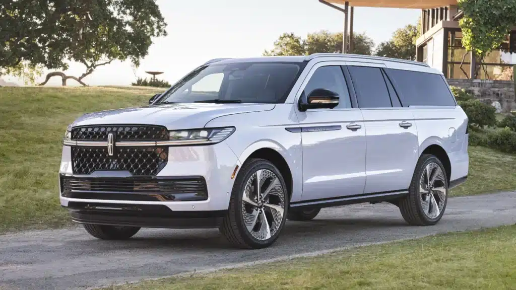 best luxury SUVs for towing